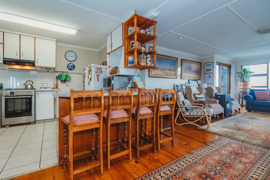 5 Bedroom Property for Sale in Herolds Bay Western Cape